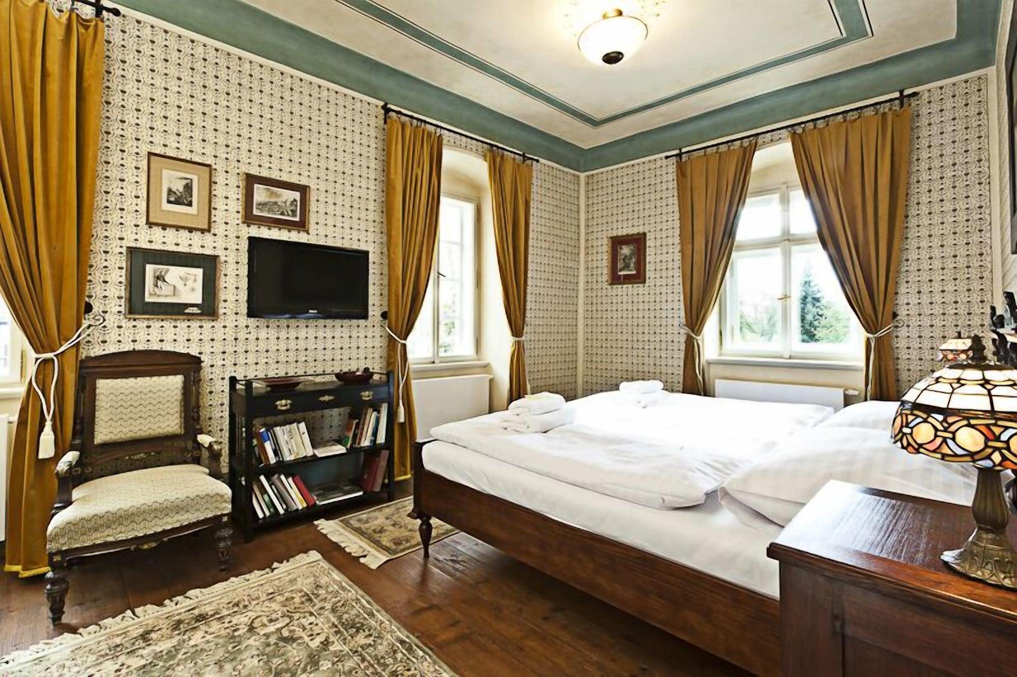 Český Krumlov Hotel Latran מראה חיצוני תמונה