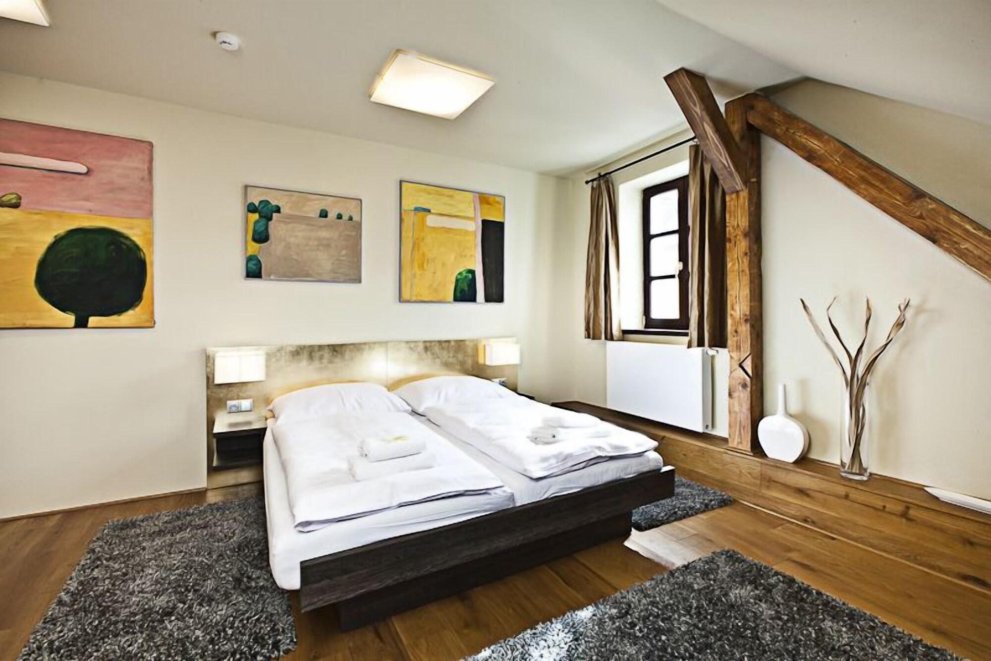 Český Krumlov Hotel Latran מראה חיצוני תמונה