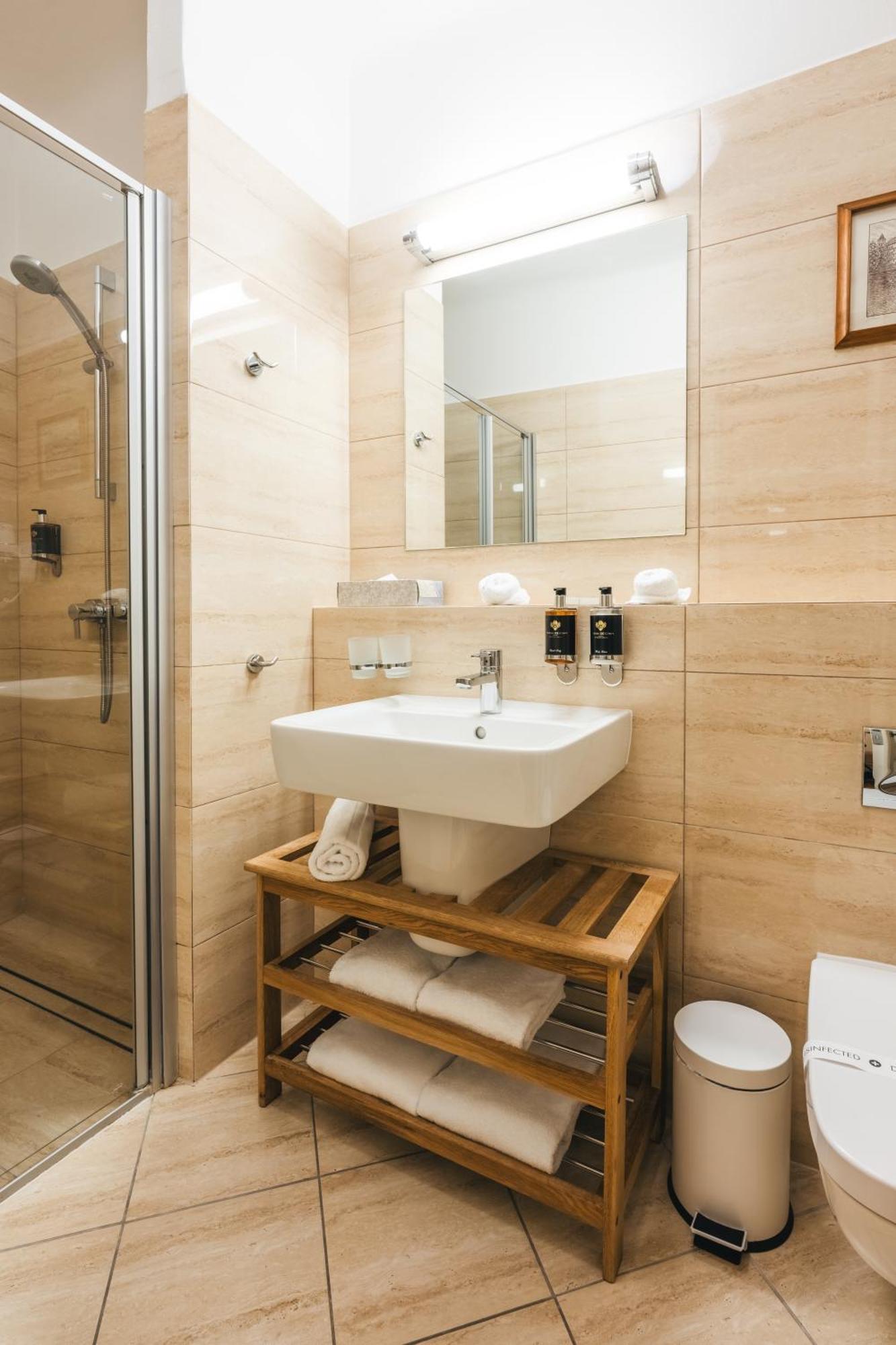 Český Krumlov Hotel Latran מראה חיצוני תמונה