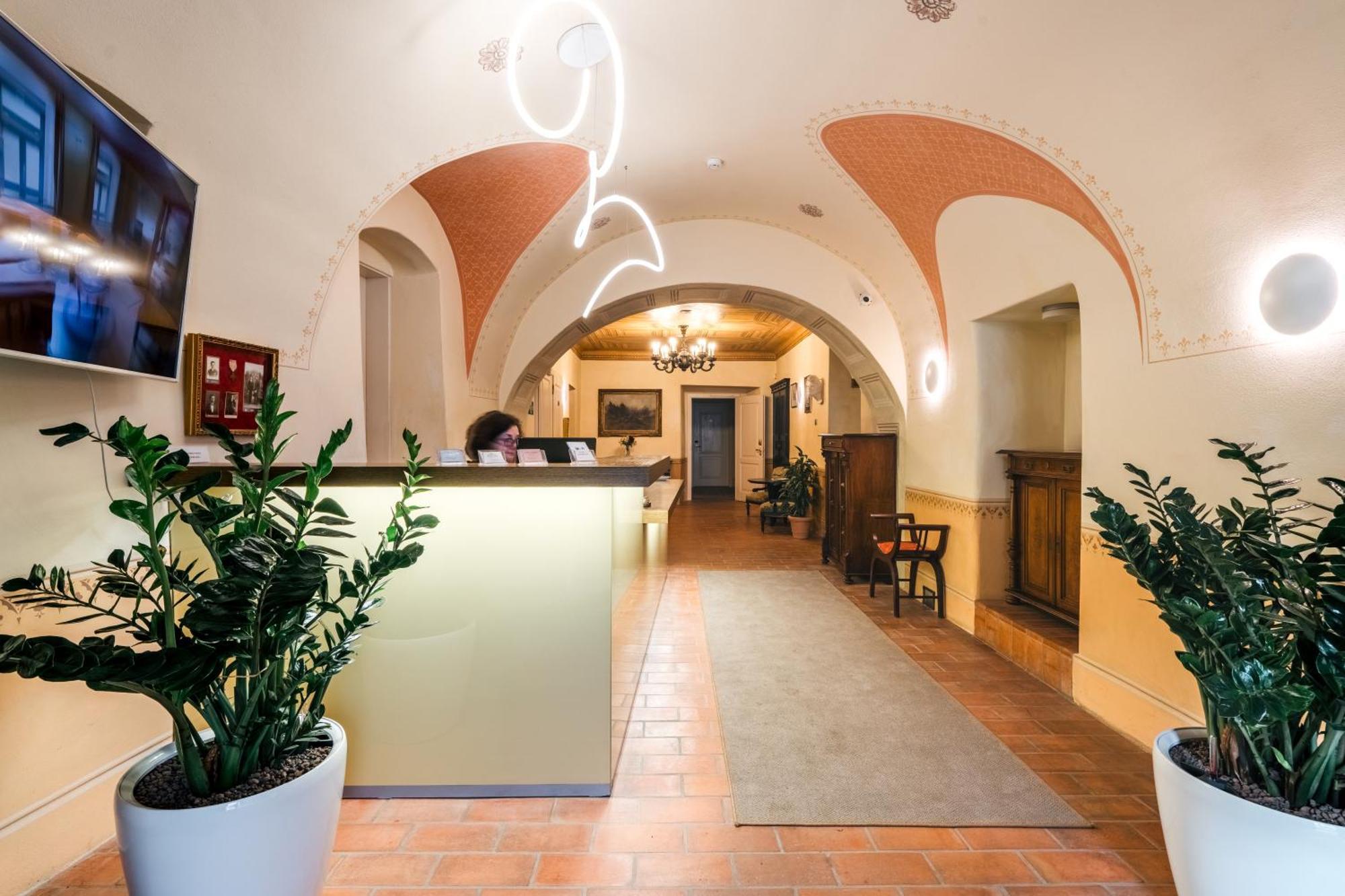 Český Krumlov Hotel Latran מראה חיצוני תמונה