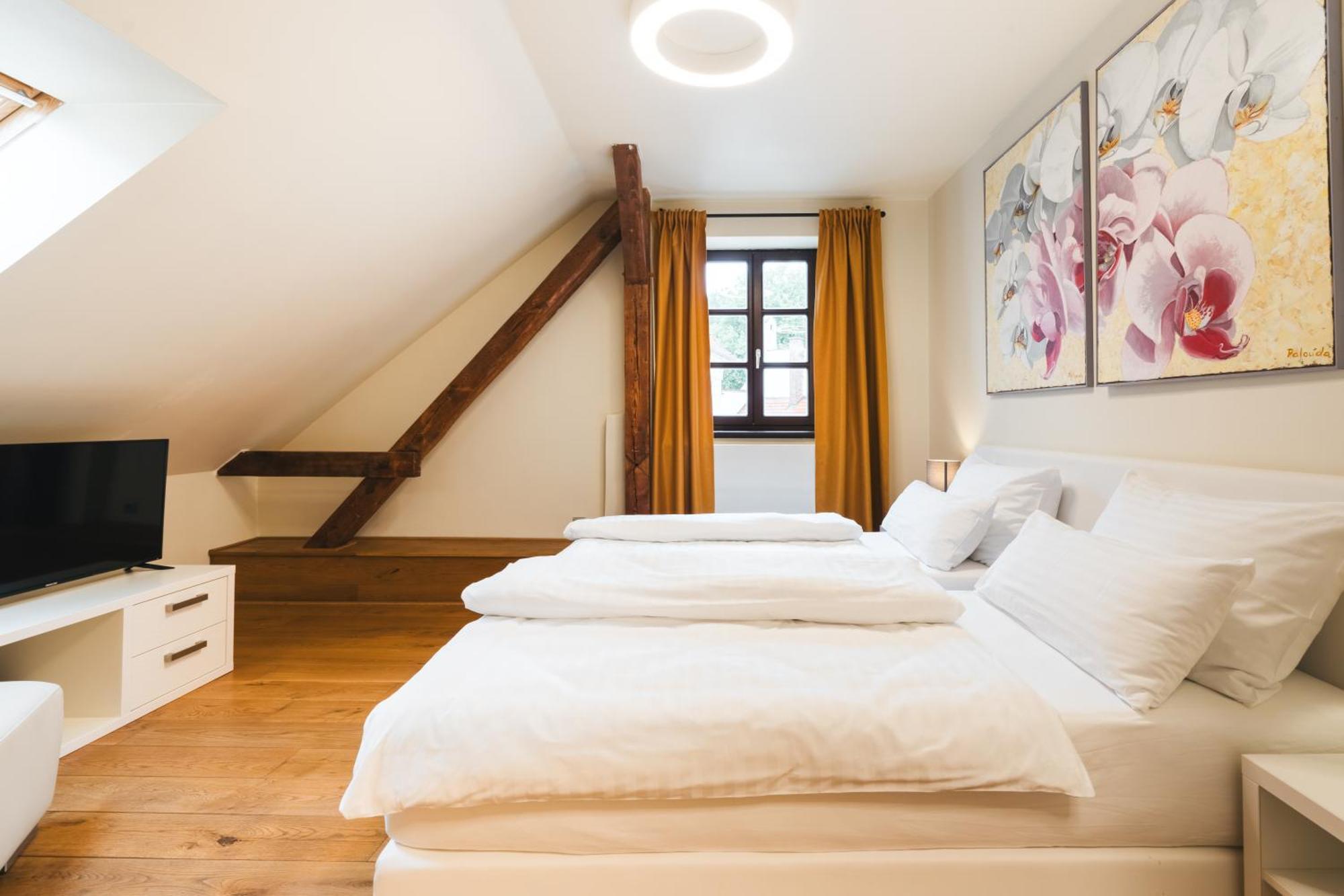 Český Krumlov Hotel Latran מראה חיצוני תמונה