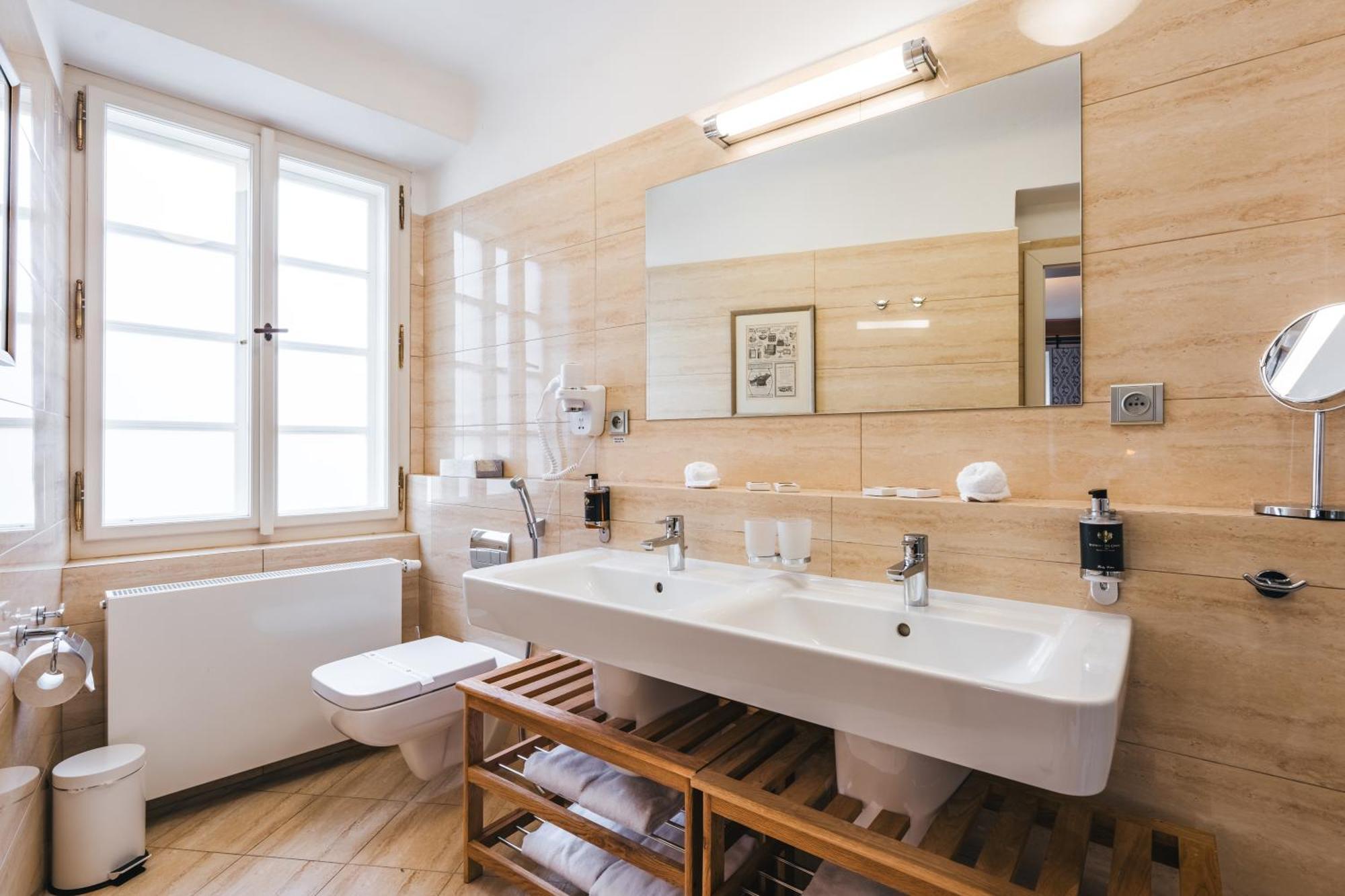 Český Krumlov Hotel Latran מראה חיצוני תמונה